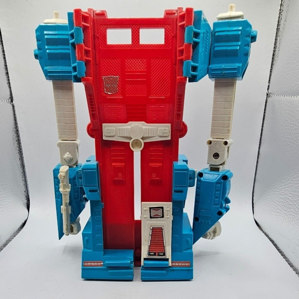 Vintage 1984 G1 Transformers Ultra Magnus Trailer Cab Armor Hasbro Takara w/ramp
